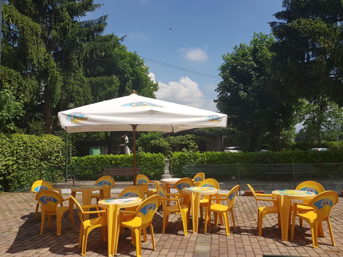 Camping Montorfano المظهر الخارجي الصورة
